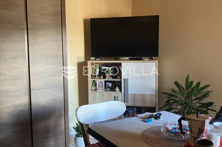 Istra, Rovinj, funkcionalan dvosoban stan neto korisne površine od 53,75 m² na super lokaciji
