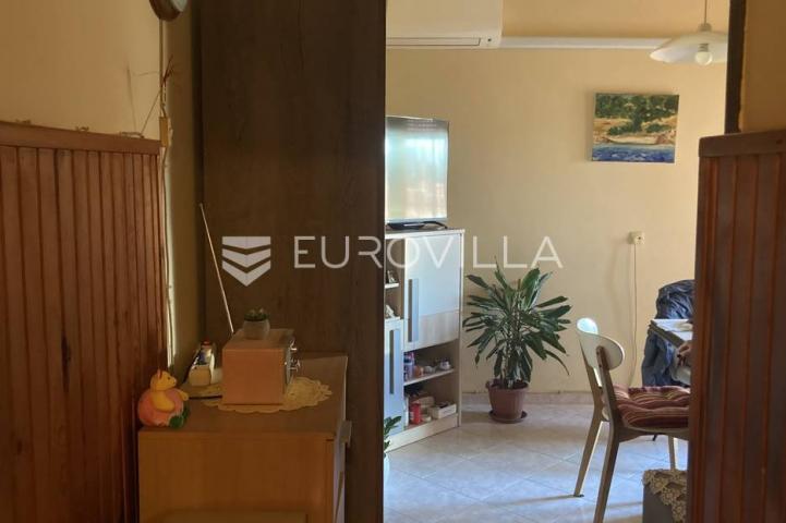 Istra, Rovinj, funkcionalan dvosoban stan neto korisne površine od 53,75 m² na super lokaciji