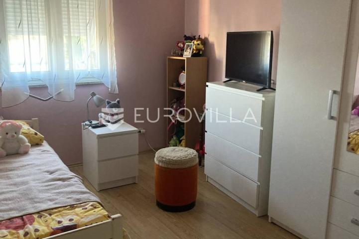Istra, Rovinj, funkcionalan dvosoban stan neto korisne površine od 53,75 m² na super lokaciji