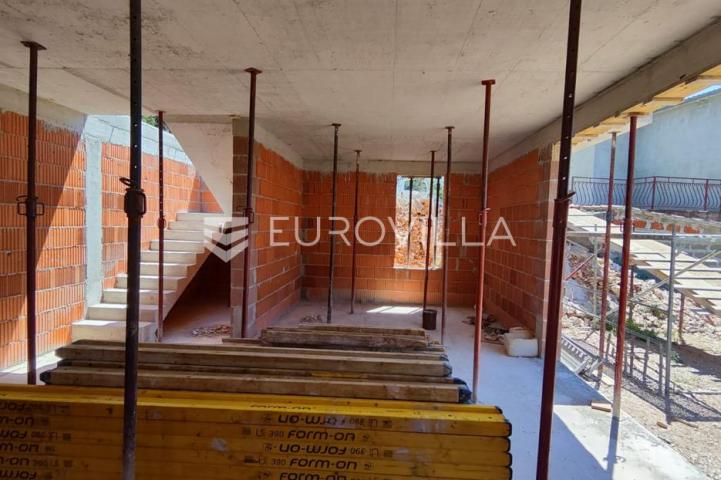 Okolica Trogira, Sevid, vila s bazenom blizu mora