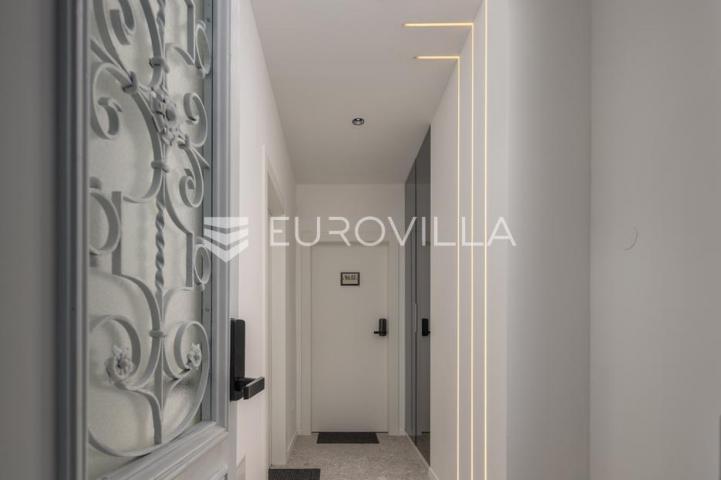 Rijeka, Centar, novouređen luksuzan stan 98 m² s tri apartmana