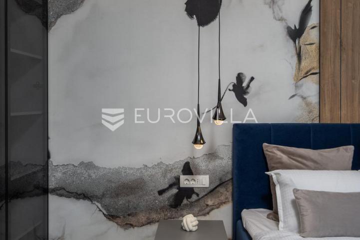 Rijeka, Centar, novouređen luksuzan stan 98 m² s tri apartmana