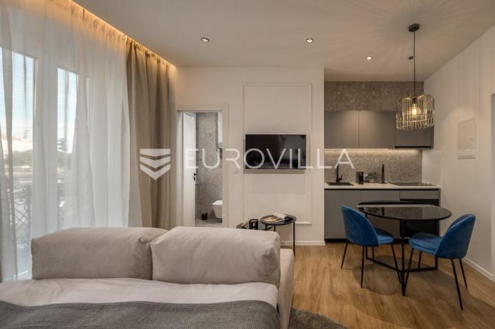 Rijeka, Centar, novouređen luksuzan stan 98 m² s tri apartmana