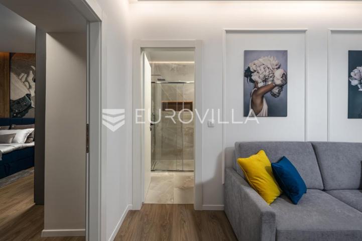 Rijeka, Centar, novouređen luksuzan stan 98 m² s tri apartmana