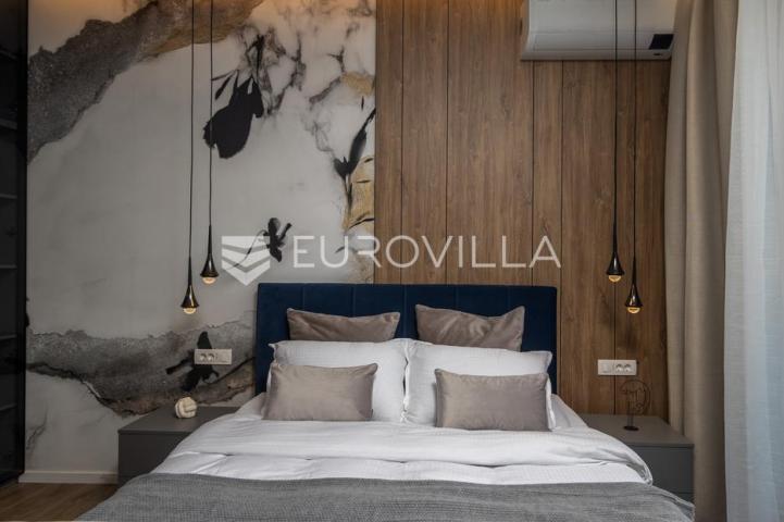 Rijeka, Centar, novouređen luksuzan stan 98 m² s tri apartmana