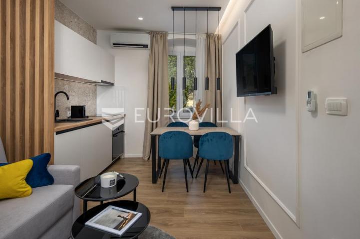 Rijeka, Centar, novouređen luksuzan stan 98 m² s tri apartmana