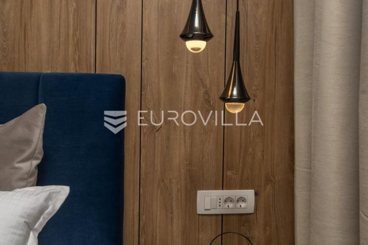 Rijeka, Centar, novouređen luksuzan stan 98 m² s tri apartmana