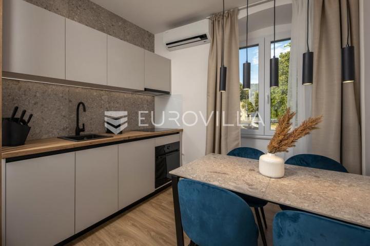 Rijeka, Centar, novouređen luksuzan stan 98 m² s tri apartmana