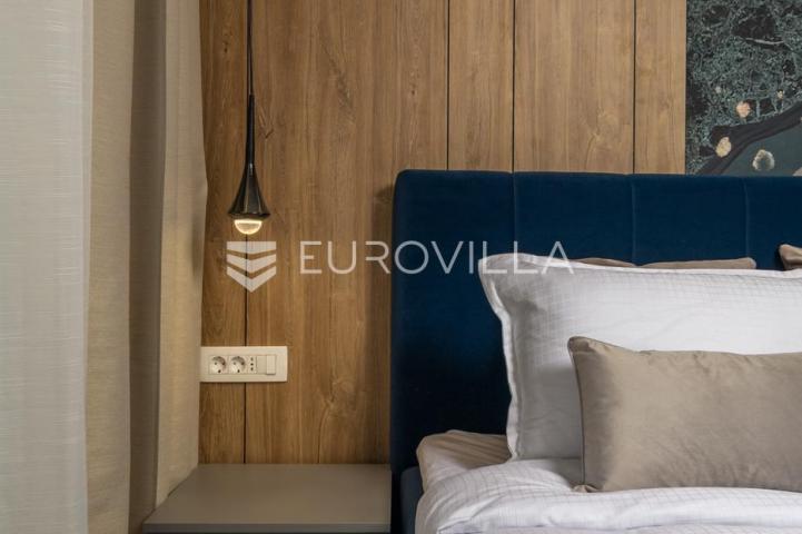 Rijeka, Centar, novouređen luksuzan stan 98 m² s tri apartmana