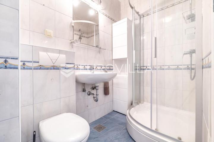 Zagreb, Vrhovec, dvosoban stan 42 m2 na 3. katu