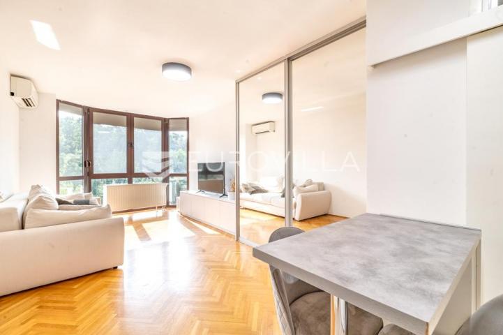 Zagreb, Vrhovec, dvosoban stan 42 m2 na 3. katu