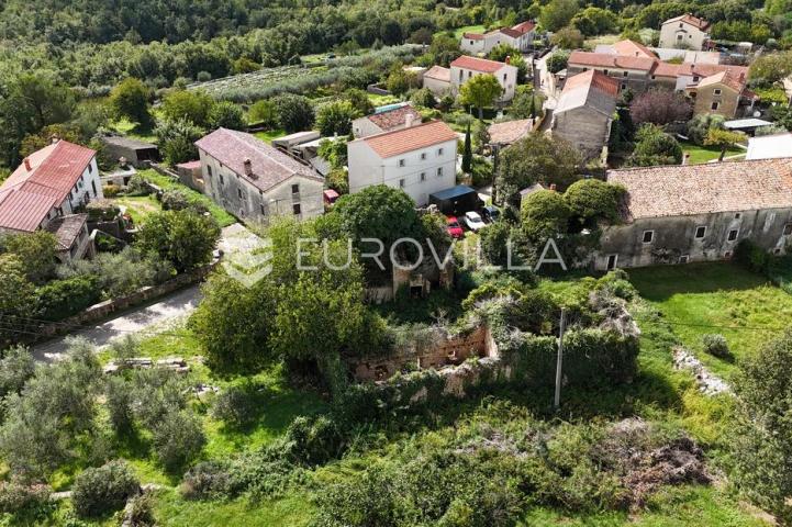 Istra, Višnjan, Autentična istarska stancija, 470 m², s građevinskom dozvolom