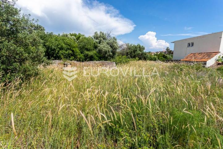 Seget, građevinsko zemljište 130m od mora, 910 m²