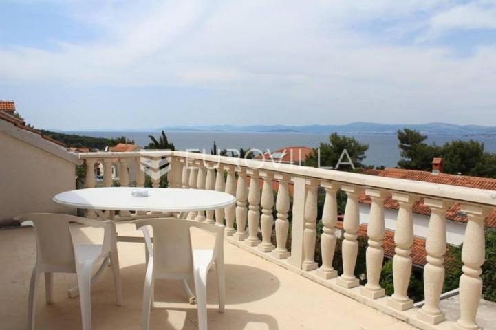Brač, Splitska, apartmanska kuća s pogledom
