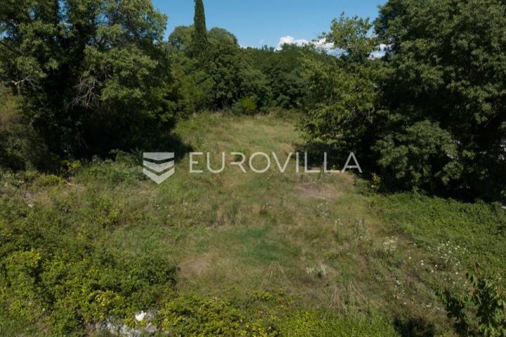 Istra, Poreč okolica - zemljište s građevinskom dozvolom i projektom kuće s bazenom 