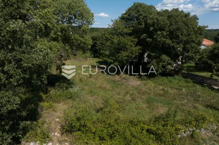 Istra, Poreč okolica - zemljište s građevinskom dozvolom i projektom kuće s bazenom 