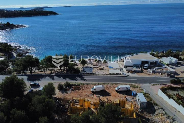 Primošten, NOVOGRADNJA, stan s pogledom na more, drugi red do mora, 84,74 m²