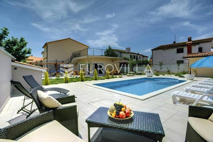 Moderna villa s bazenom i teretanom na prestižnoj lokaciji u Medulinu
