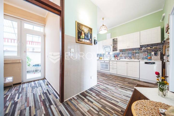 Otok Krk, Njivice, prekrasna kuća s pogledom na more 244 m²