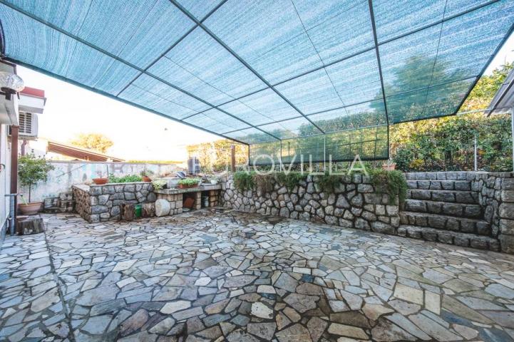 Otok Krk, Njivice, prekrasna kuća s pogledom na more 244 m²