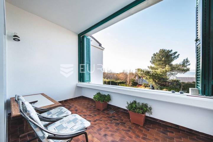 Otok Krk, Njivice, prekrasna kuća s pogledom na more 244 m²