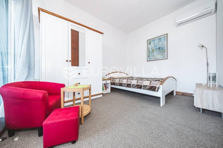 Otok Krk, Njivice, prekrasna kuća s pogledom na more 244 m²