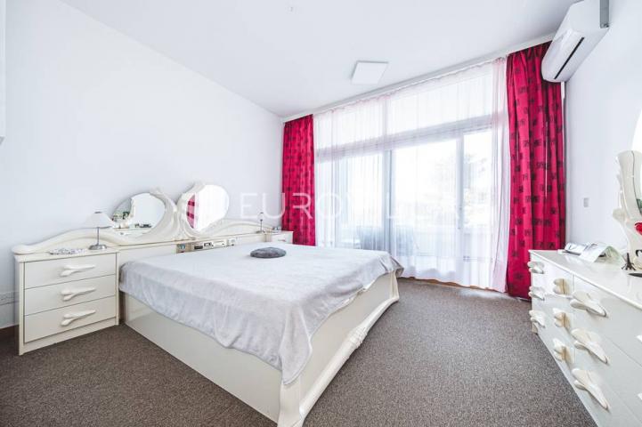Otok Krk, Njivice, prekrasna kuća s pogledom na more 244 m²