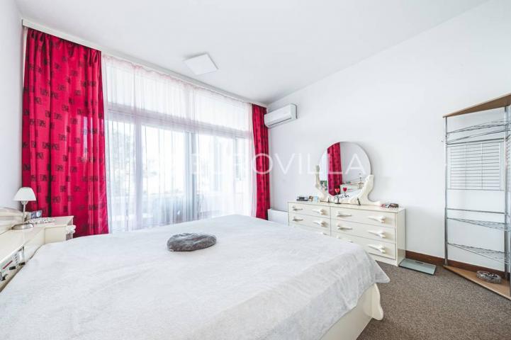 Otok Krk, Njivice, prekrasna kuća s pogledom na more 244 m²