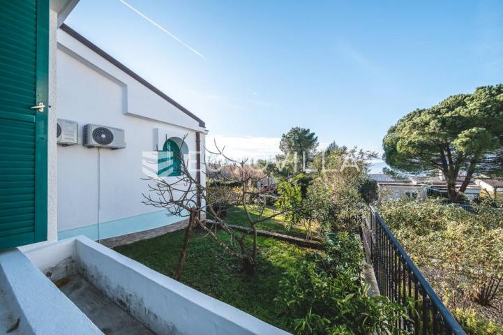 Otok Krk, Njivice, prekrasna kuća s pogledom na more 244 m²