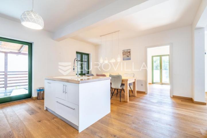 Remete, novouređen trosoban stan za najam 137 m²