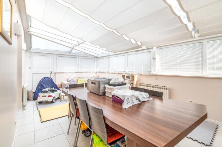 Zagreb, Medveščak, trosoban stan sa zimskim vrtom, terasom i garažom, 124 m²
