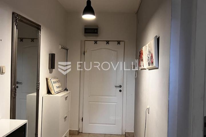 Istra, Rovinj, jednosoban stan neto korisne površine od 47 m² u prizemlju zgrade