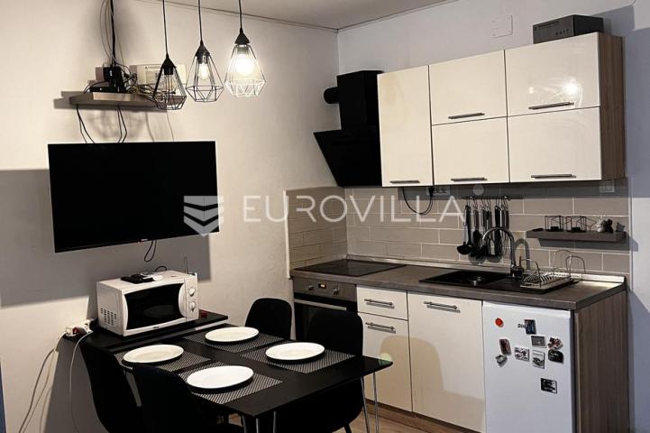 Istra, Rovinj, jednosoban stan neto korisne površine od 47 m² u prizemlju zgrade