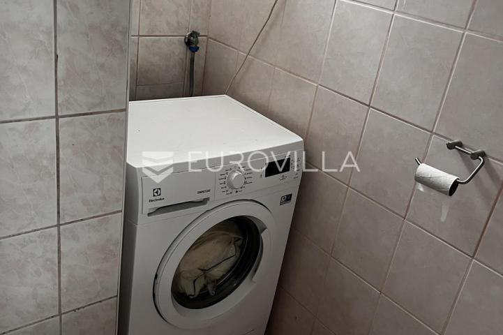 Istra, Rovinj, jednosoban stan neto korisne površine od 47 m² u prizemlju zgrade