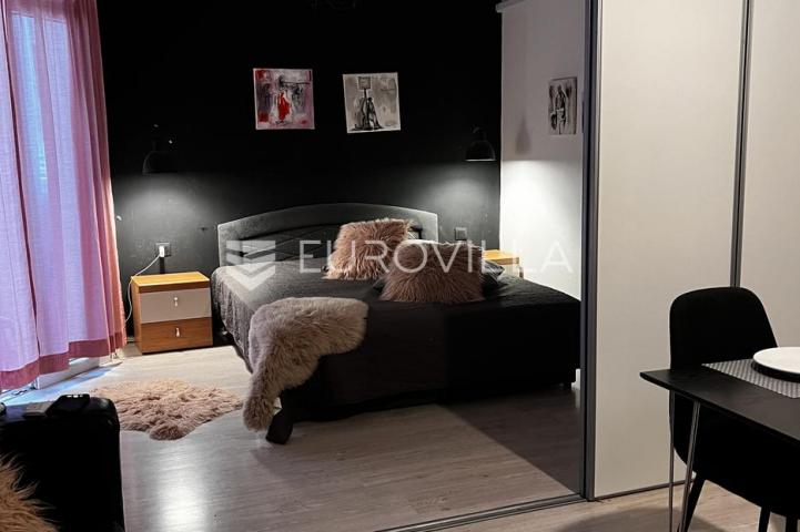 Istra, Rovinj, jednosoban stan neto korisne površine od 47 m² u prizemlju zgrade