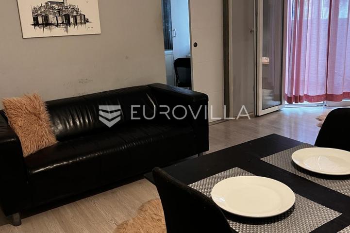 Istra, Rovinj, jednosoban stan neto korisne površine od 47 m² u prizemlju zgrade