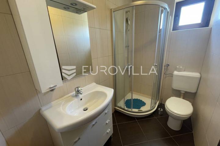 Otok Rab, Barbat, villa sa pet apartmana 500 m² s bazenom