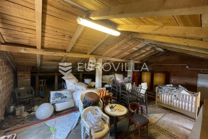 Otok Rab, Barbat, villa sa pet apartmana 500 m² s bazenom