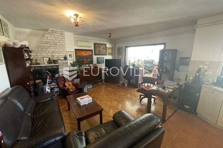Otok Rab, Barbat, villa sa pet apartmana 500 m² s bazenom