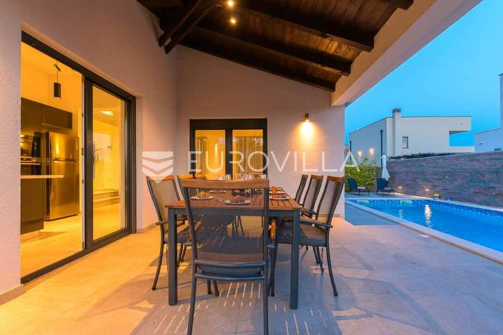 Istra, Šikići, Kuća sa bazenom 145 m2
