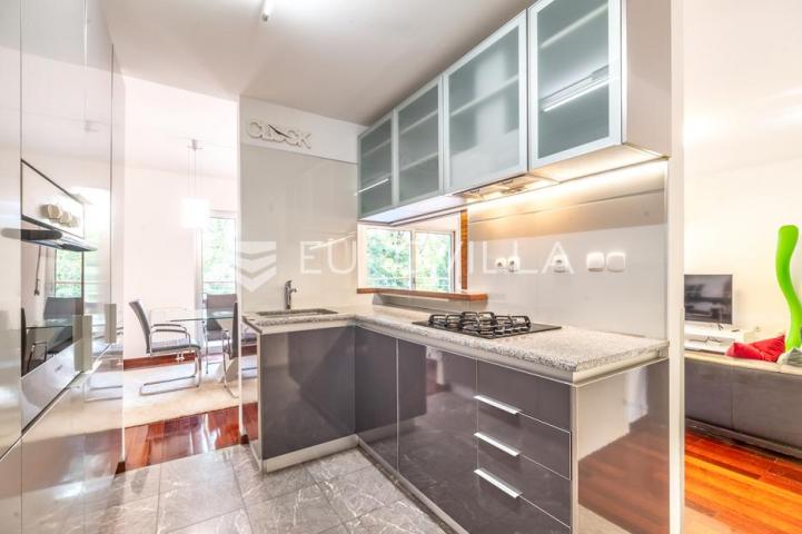 Zagreb, Vrhovec, luksuzan četverosoban stan 135 m²