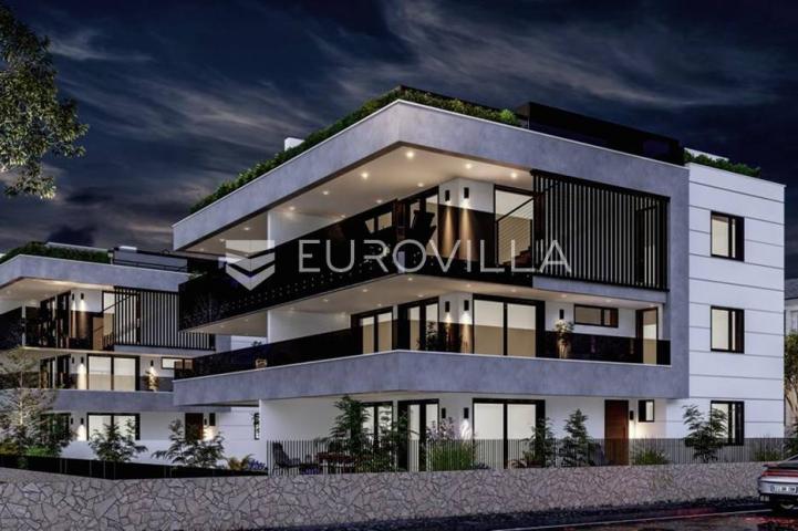 Otok Krk, Grad Krk, moderan trosoban stan u novogradnji neto korisne površine od 92 m²