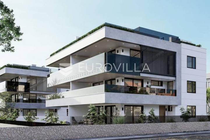 Otok Krk, Grad Krk, moderan trosoban stan u novogradnji neto korisne površine od 92 m²