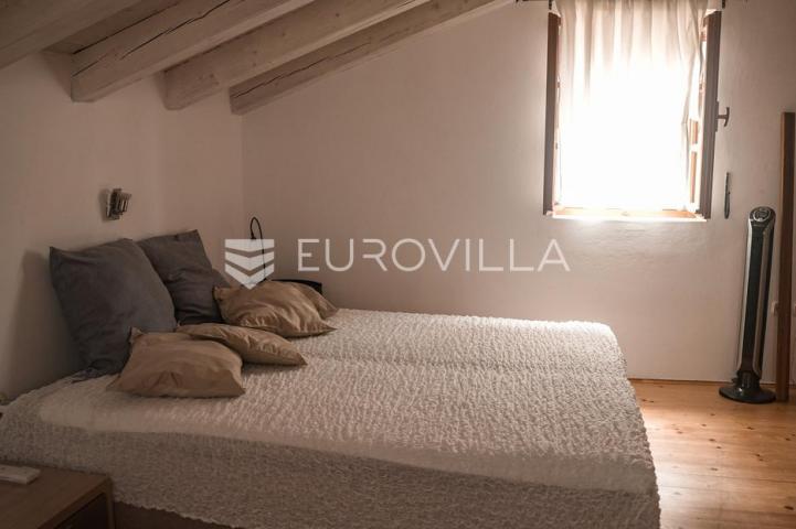 Mali Lošinj, Susak, dvojna tradicionalna kamena kuća 159 m²