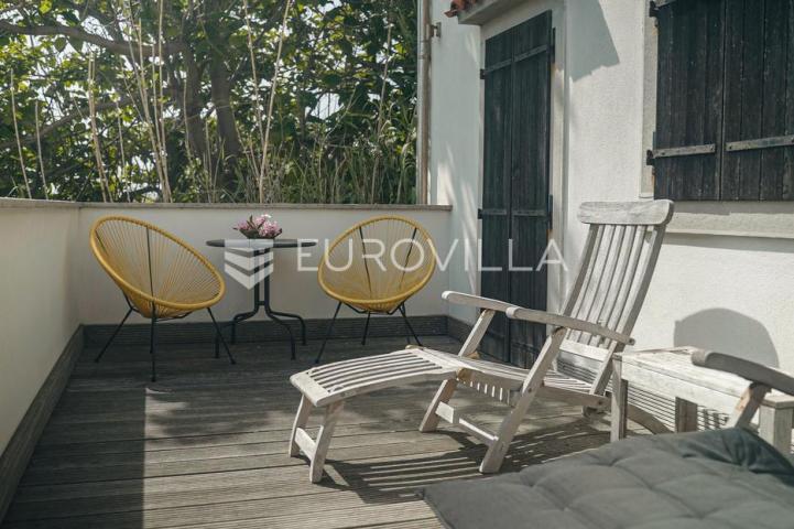 Mali Lošinj, Susak, dvojna tradicionalna kamena kuća 159 m²
