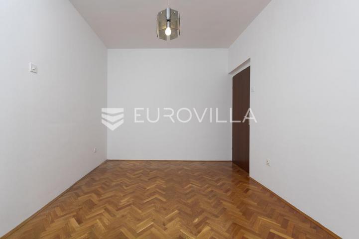 Rijeka, Kostrena, četverosoban stan 82 m² sa dva balkona i pogledom na more
