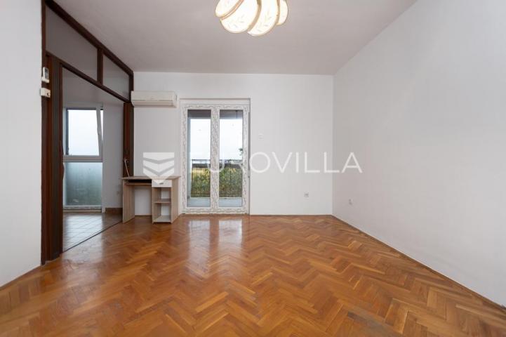 Rijeka, Kostrena, četverosoban stan 82 m² sa dva balkona i pogledom na more