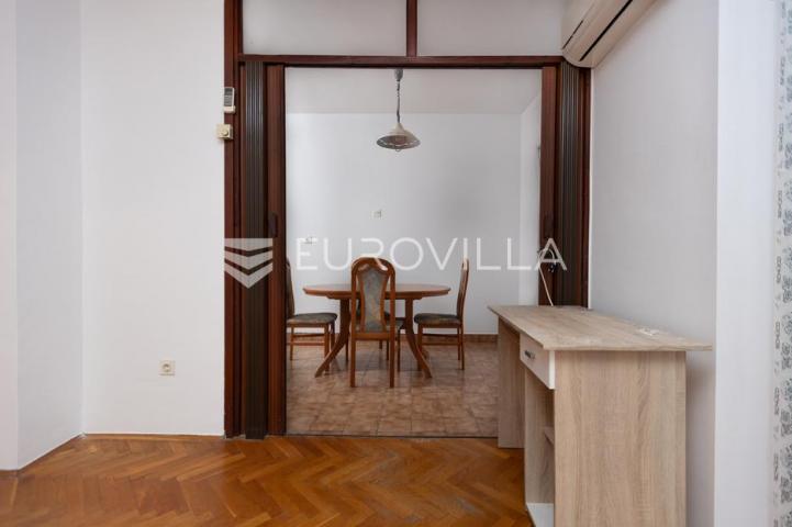 Rijeka, Kostrena, četverosoban stan 82 m² sa dva balkona i pogledom na more