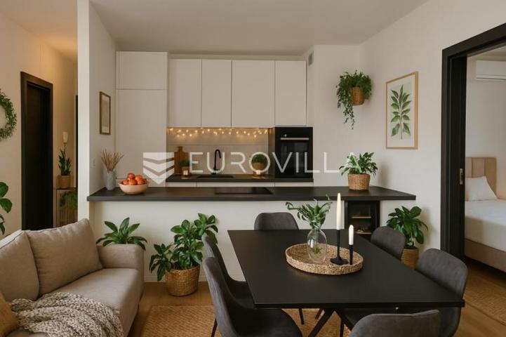 Rogoznica, vila s bazenom i pogledom na more, 168 m²