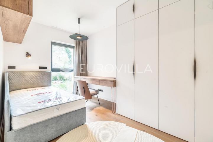 Zagreb, Ribnjak, luksuzni četverosobni stan 130 m², PRVI NAJAM